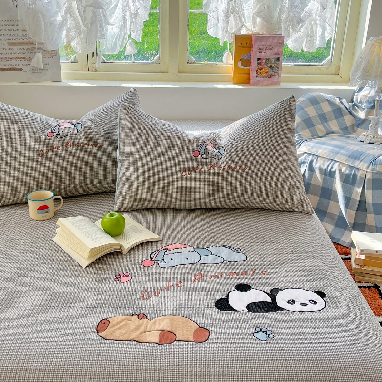 91家纺网 家纺一手货源 找家纺 梵克保罗 2026春夏直播热款贴布绣加厚古法水洗棉夹棉床盖单被套 熊猫卡皮