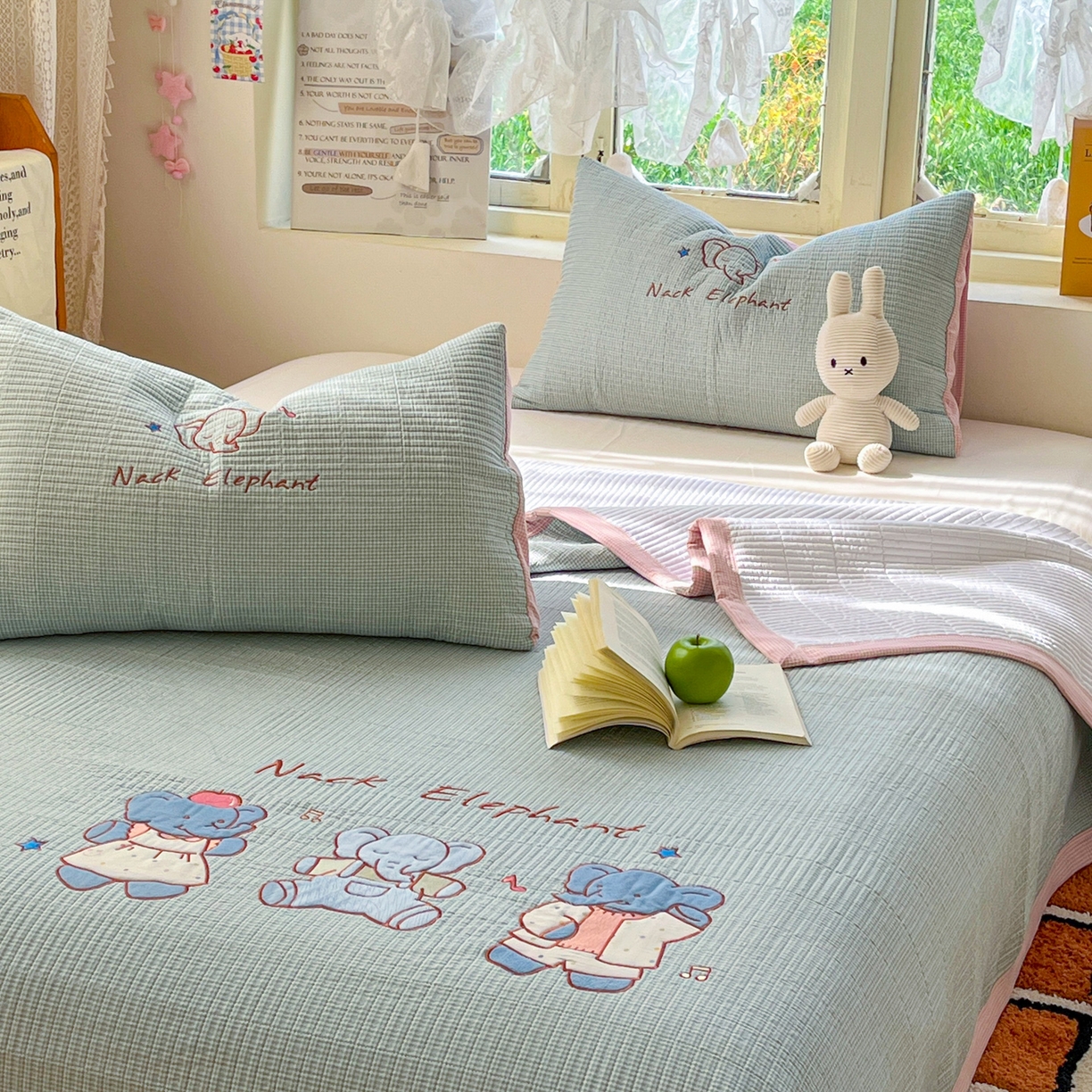 91家纺网 家纺一手货源 找家纺 梵克保罗 2026春夏直播热款贴布绣加厚古法水洗棉夹棉床盖单被套 吉象三宝