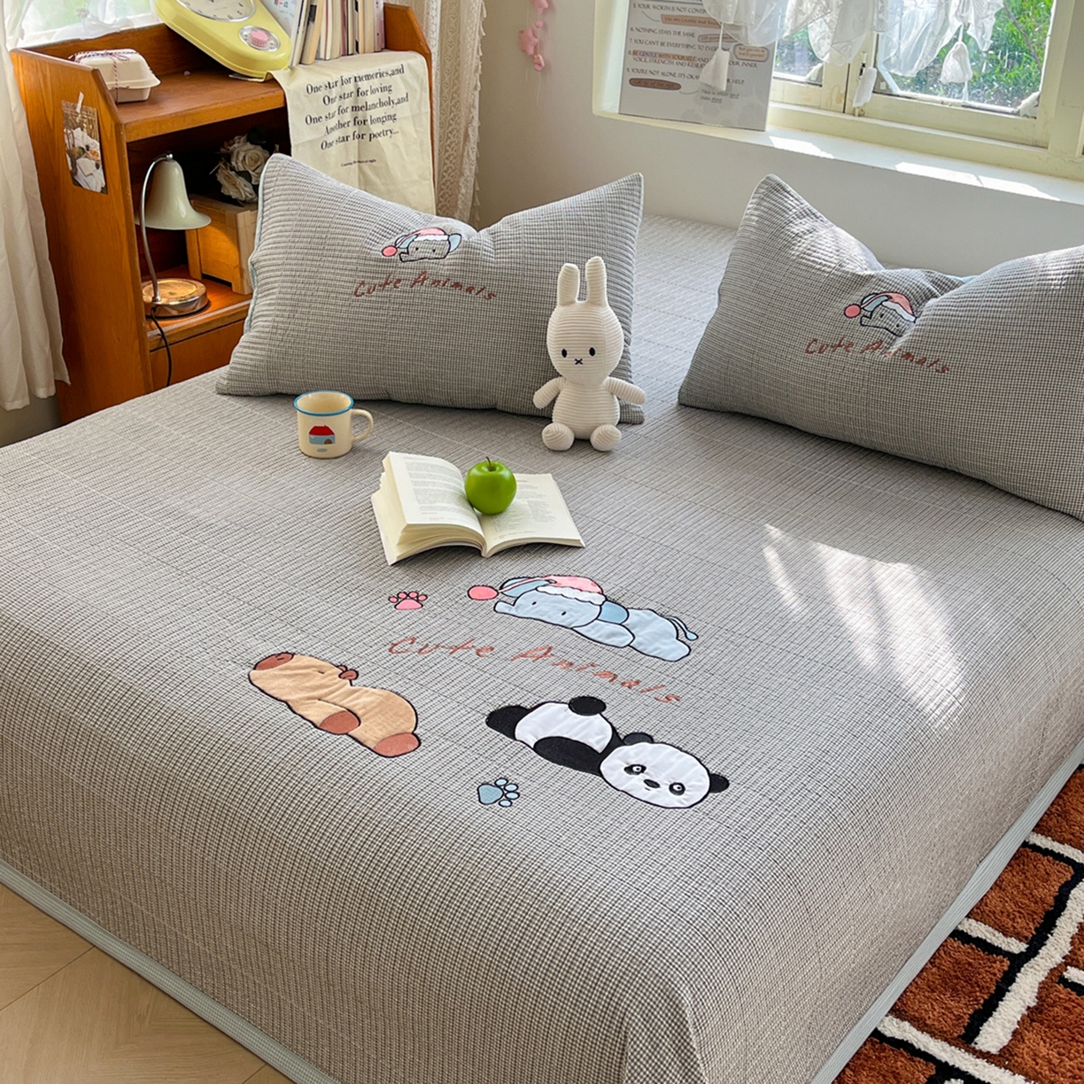 91家纺网 家纺一手货源 找家纺 梵克保罗 2026春夏直播热款贴布绣加厚古法水洗棉夹棉床盖单被套 熊猫卡皮