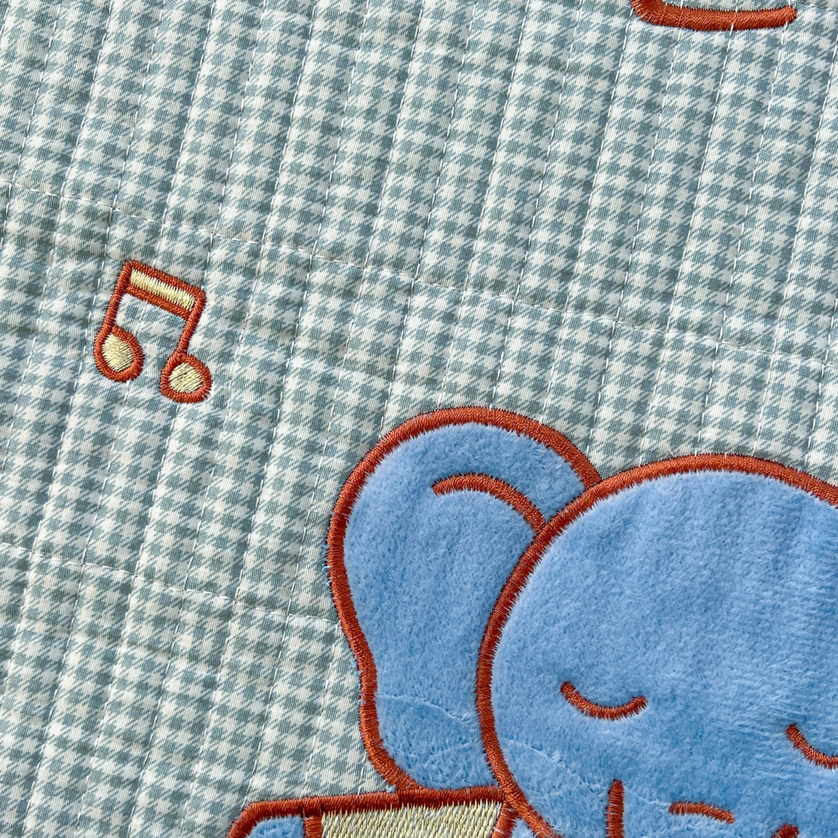 91家纺网 家纺一手货源 找家纺 梵克保罗 2026春夏直播热款贴布绣加厚古法水洗棉夹棉床盖单被套 吉象三宝