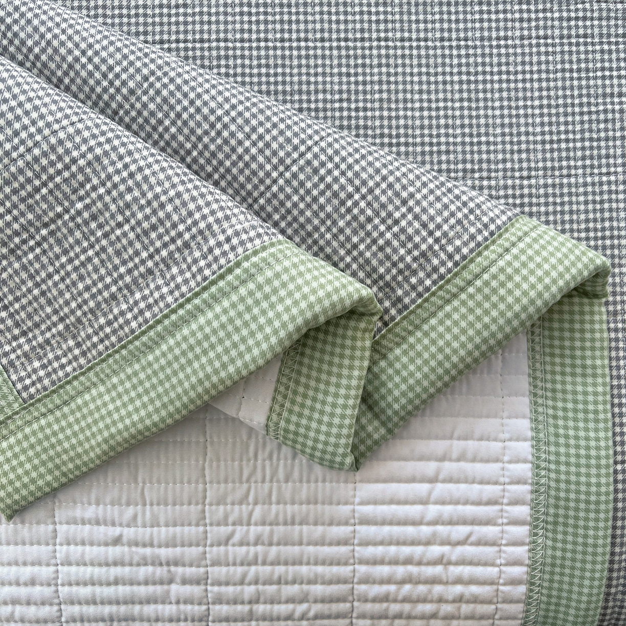 91家纺网 家纺一手货源 找家纺 梵克保罗 2026春夏直播热款贴布绣加厚古法水洗棉夹棉床盖单被套 奥特兄妹