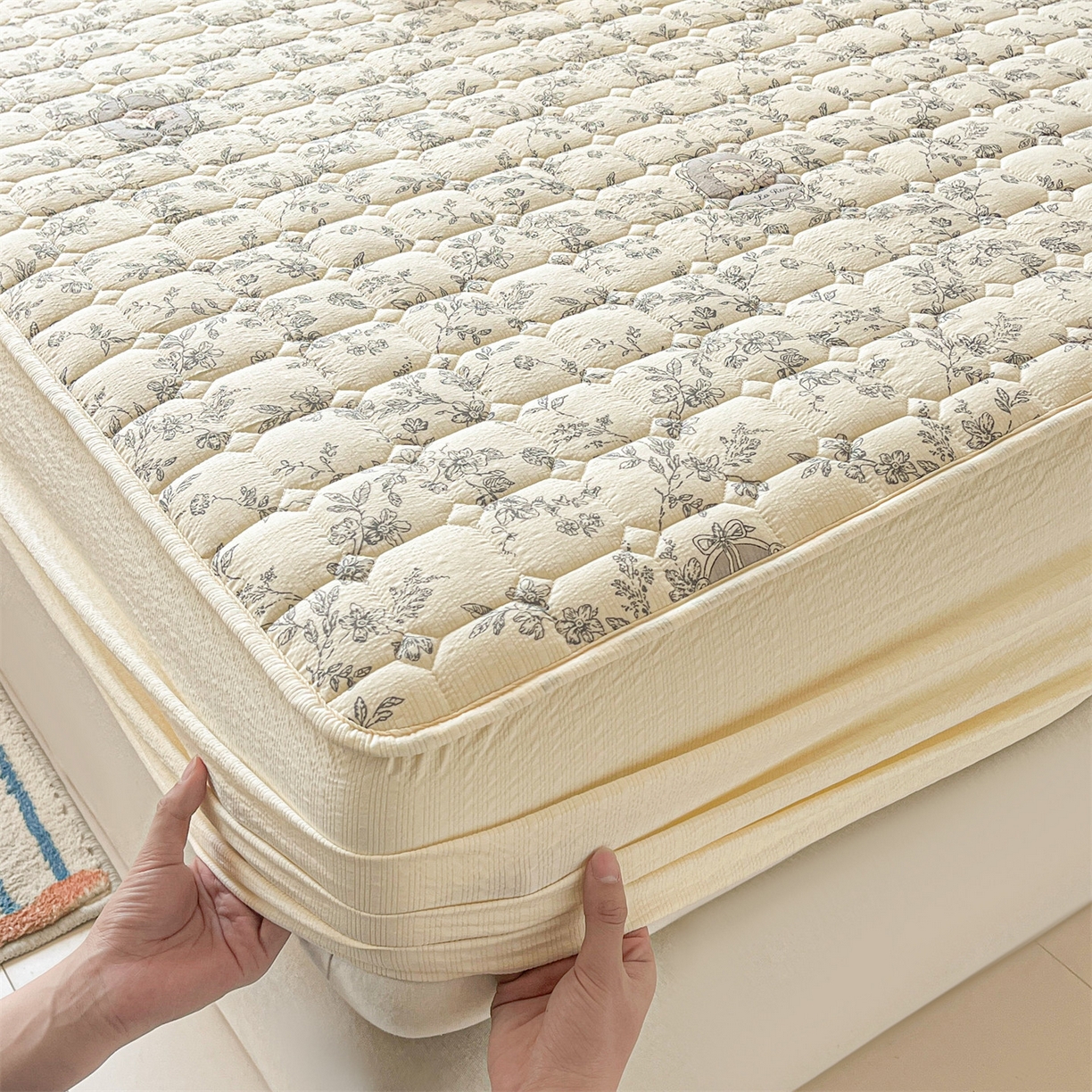 91家纺网 家纺一手货源 找家纺 优眠坊 2026新款亲肤泡芙纱夹棉单床笠床笠单件单品床笠三件套 花之秘境-夹棉款