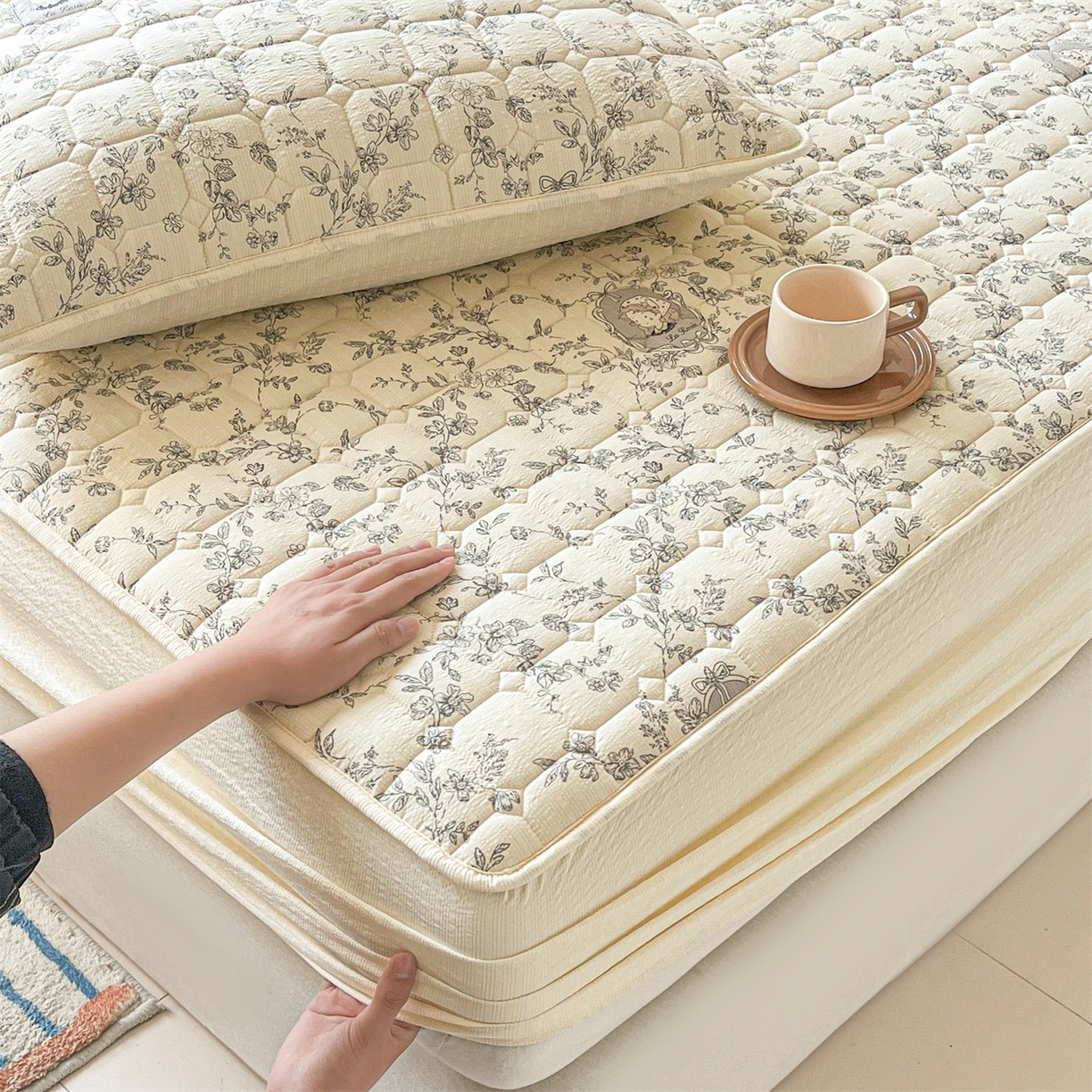 91家纺网 家纺一手货源 找家纺 优眠坊 2026新款亲肤泡芙纱夹棉单床笠床笠单件单品床笠三件套 花之秘境-夹棉款