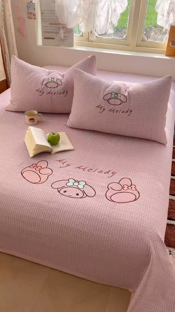 91家纺网 家纺一手货源 找家纺 梵克保罗 2026春夏直播热款贴布绣加厚古法水洗棉夹棉床盖单被套 美小蒂