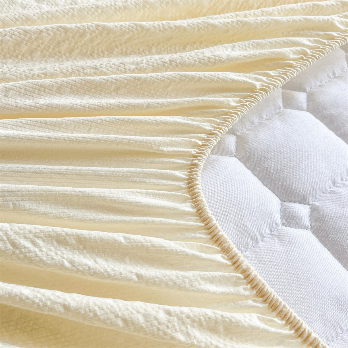 91家纺网 家纺一手货源 找家纺 优眠坊 2026新款亲肤泡芙纱夹棉单床笠床笠单件单品床笠三件套 花之秘境-夹棉款