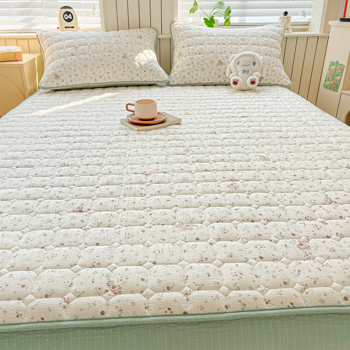 91家纺网 家纺一手货源 找家纺 优眠坊 2026新款亲肤泡芙纱夹棉单床笠床笠单件单品床笠三件套 萌趣小马-夹棉款