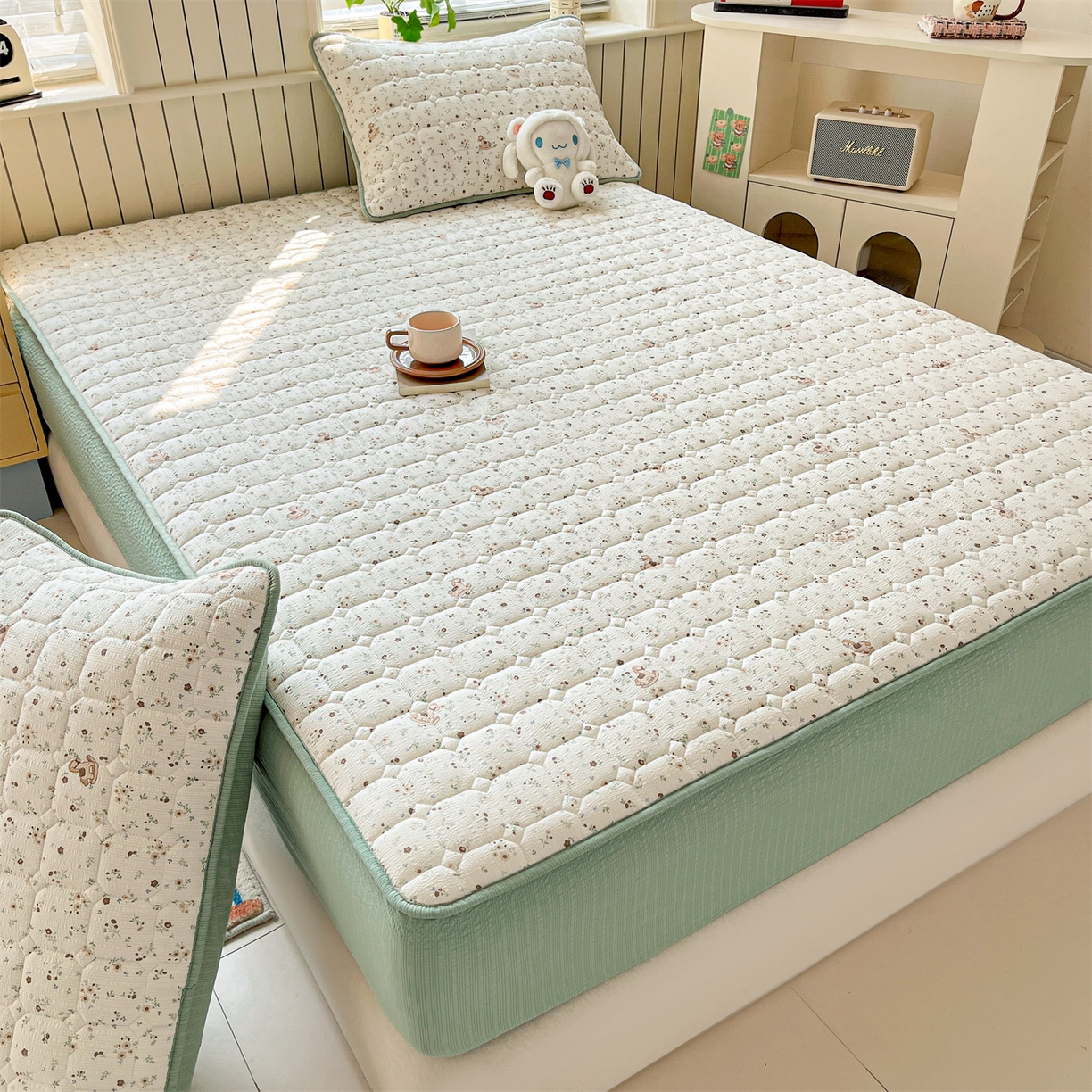 91家纺网 家纺一手货源 找家纺 优眠坊 2026新款亲肤泡芙纱夹棉单床笠床笠单件单品床笠三件套 萌趣小马-夹棉款