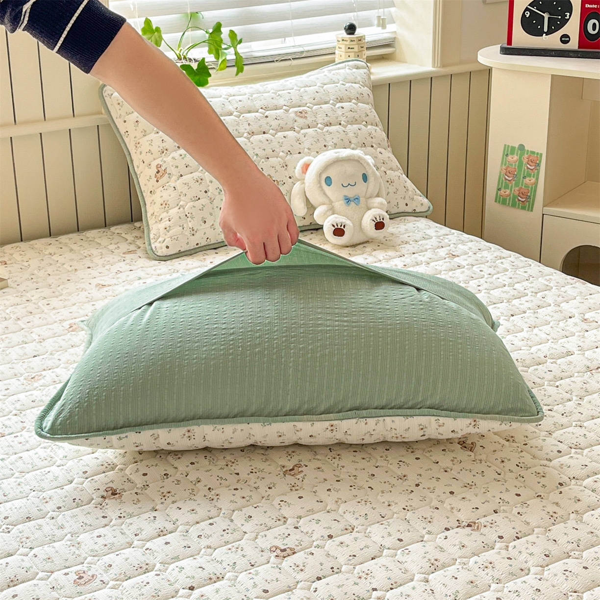 91家纺网 家纺一手货源 找家纺 优眠坊 2026新款亲肤泡芙纱夹棉单床笠床笠单件单品床笠三件套 萌趣小马-夹棉款