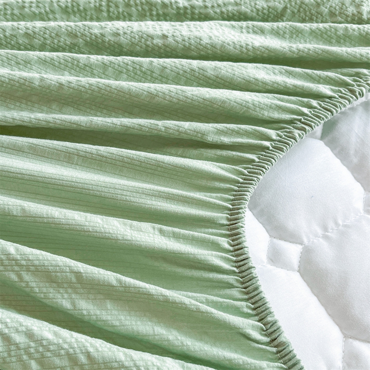 91家纺网 家纺一手货源 找家纺 优眠坊 2026新款亲肤泡芙纱夹棉单床笠床笠单件单品床笠三件套 萌趣小马-夹棉款