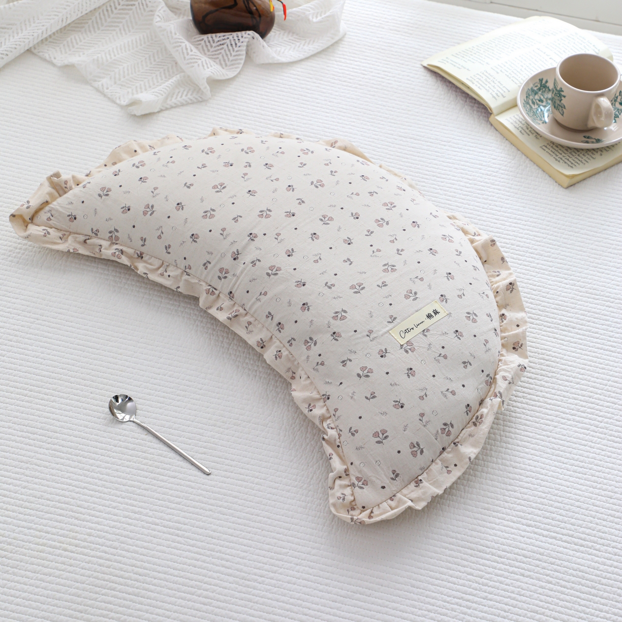 91家纺网 家纺一手货源 找家纺 （总）芯洲 2026春夏新款月亮造型可爱抱枕荞麦枕枕头枕芯