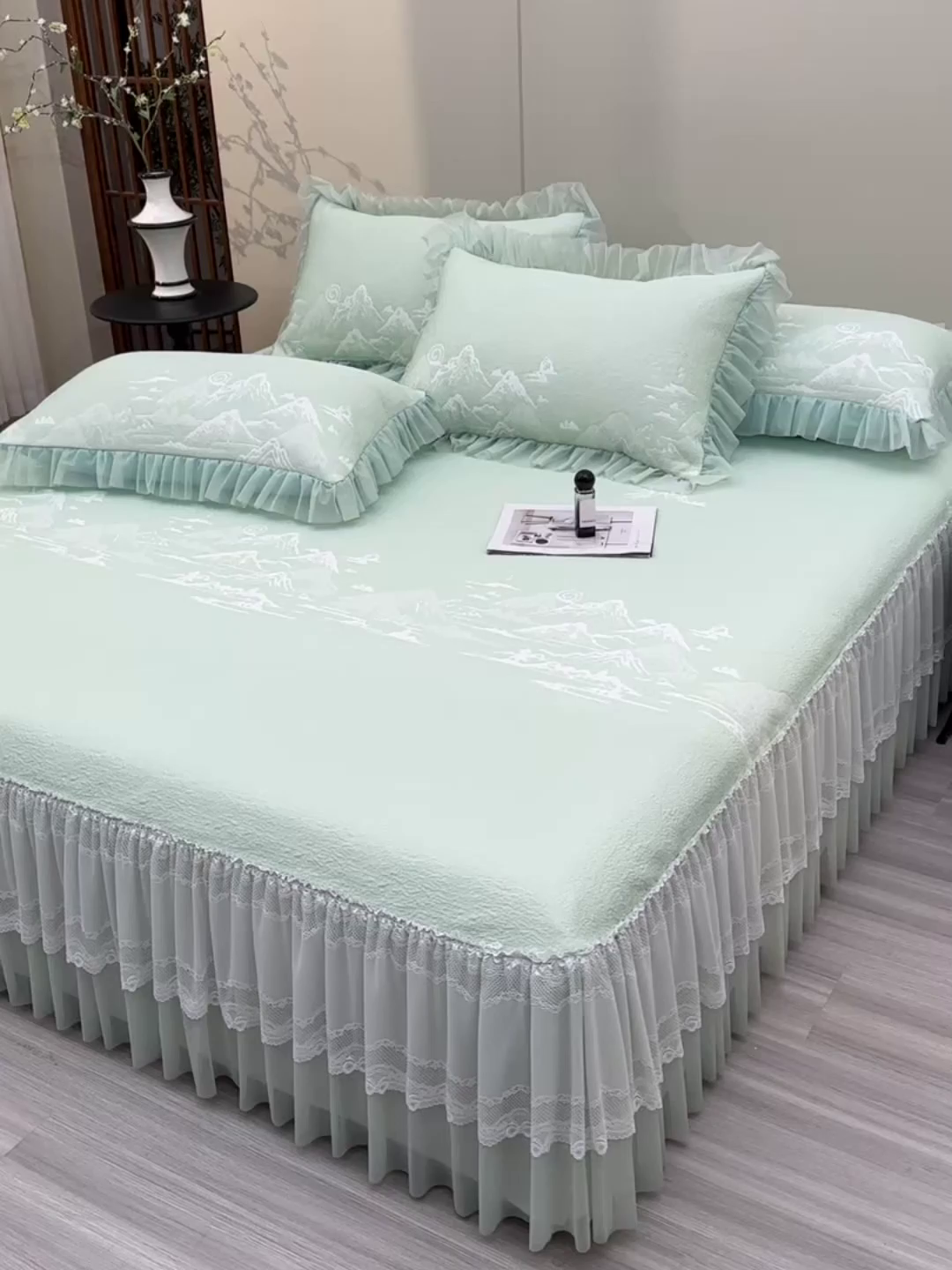 91家纺网 家纺一手货源 找家纺 （总）梦之星 2026新款提花面料530克PE凉感因子冰豆豆床裙三件套