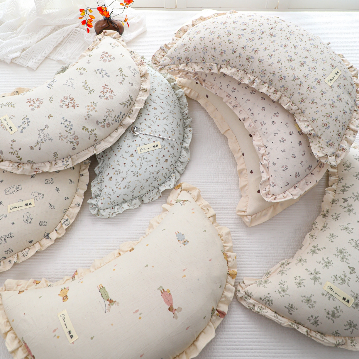 91家纺网 家纺一手货源 找家纺 芯洲 2026春夏新款月亮造型可爱抱枕荞麦枕枕头枕芯 组合图仅供参考不可下单