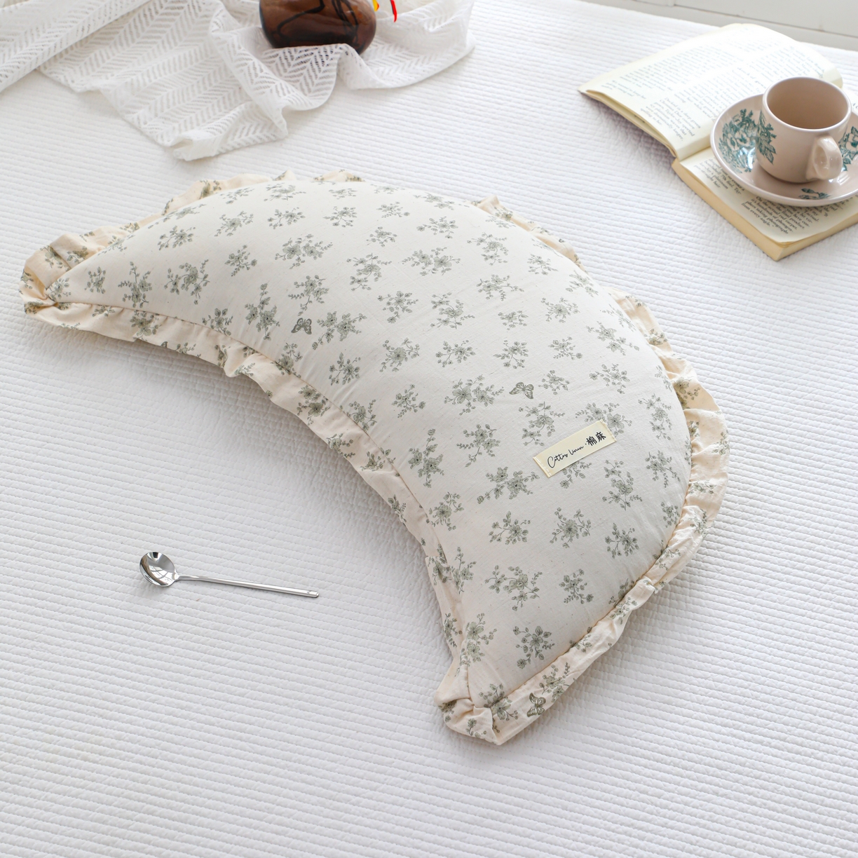 91家纺网 家纺一手货源 找家纺 （总）芯洲 2026春夏新款月亮造型可爱抱枕荞麦枕枕头枕芯