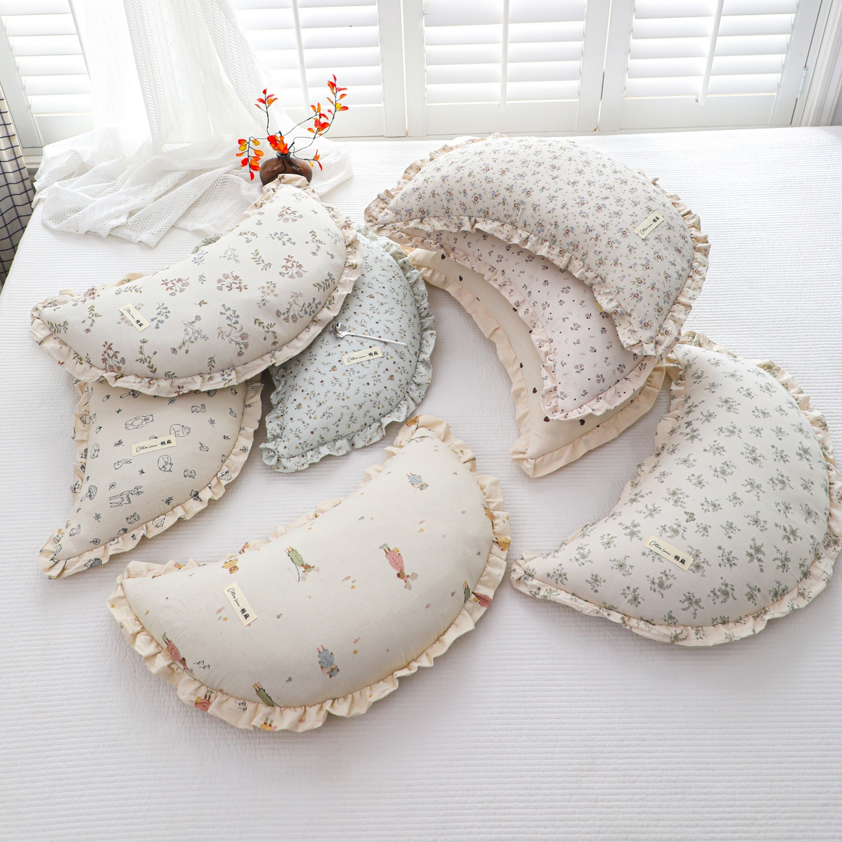 91家纺网 家纺一手货源 找家纺 （总）芯洲 2026春夏新款月亮造型可爱抱枕荞麦枕枕头枕芯