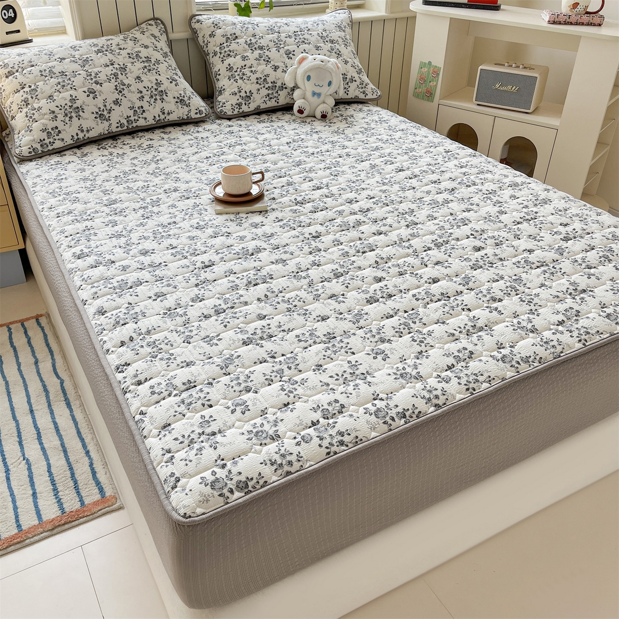 91家纺网 家纺一手货源 找家纺 优眠坊 2026新款亲肤泡芙纱夹棉单床笠床笠单件单品床笠三件套 柔花诗意-夹棉款