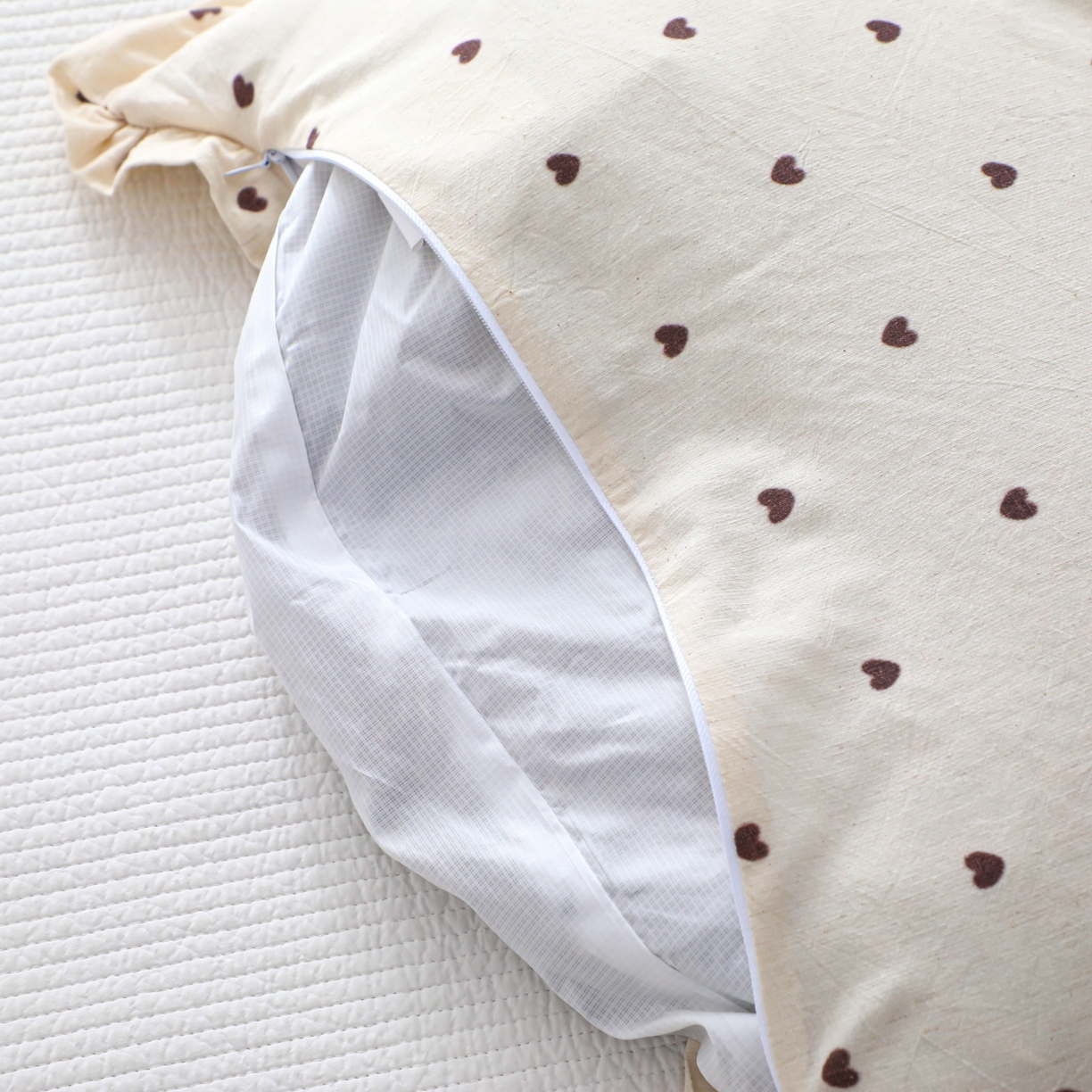 91家纺网 家纺一手货源 找家纺 芯洲 2026春夏新款月亮造型可爱抱枕荞麦枕枕头枕芯 月芽-心晴