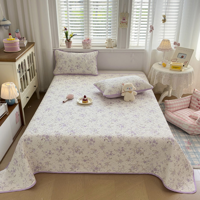 91家纺网 家纺一手货源 找家纺 绵庭家纺 2026新款全棉印花夹棉床盖三件套 苏林-紫