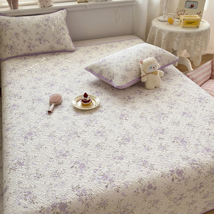 91家纺网 家纺一手货源 找家纺 绵庭家纺 2026新款全棉印花夹棉床盖三件套 苏林-紫