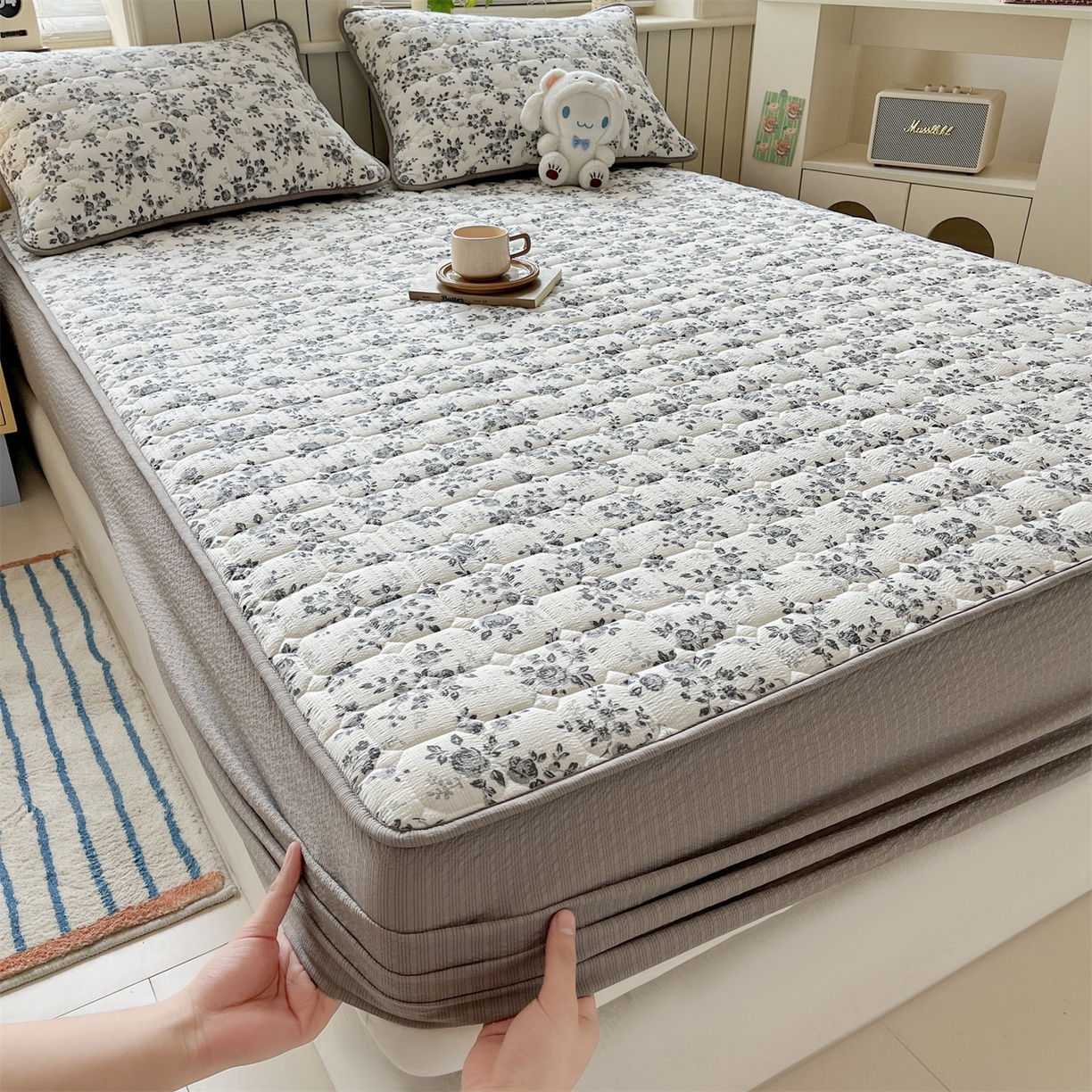 91家纺网 家纺一手货源 找家纺 优眠坊 2026新款亲肤泡芙纱夹棉单床笠床笠单件单品床笠三件套 柔花诗意-夹棉款