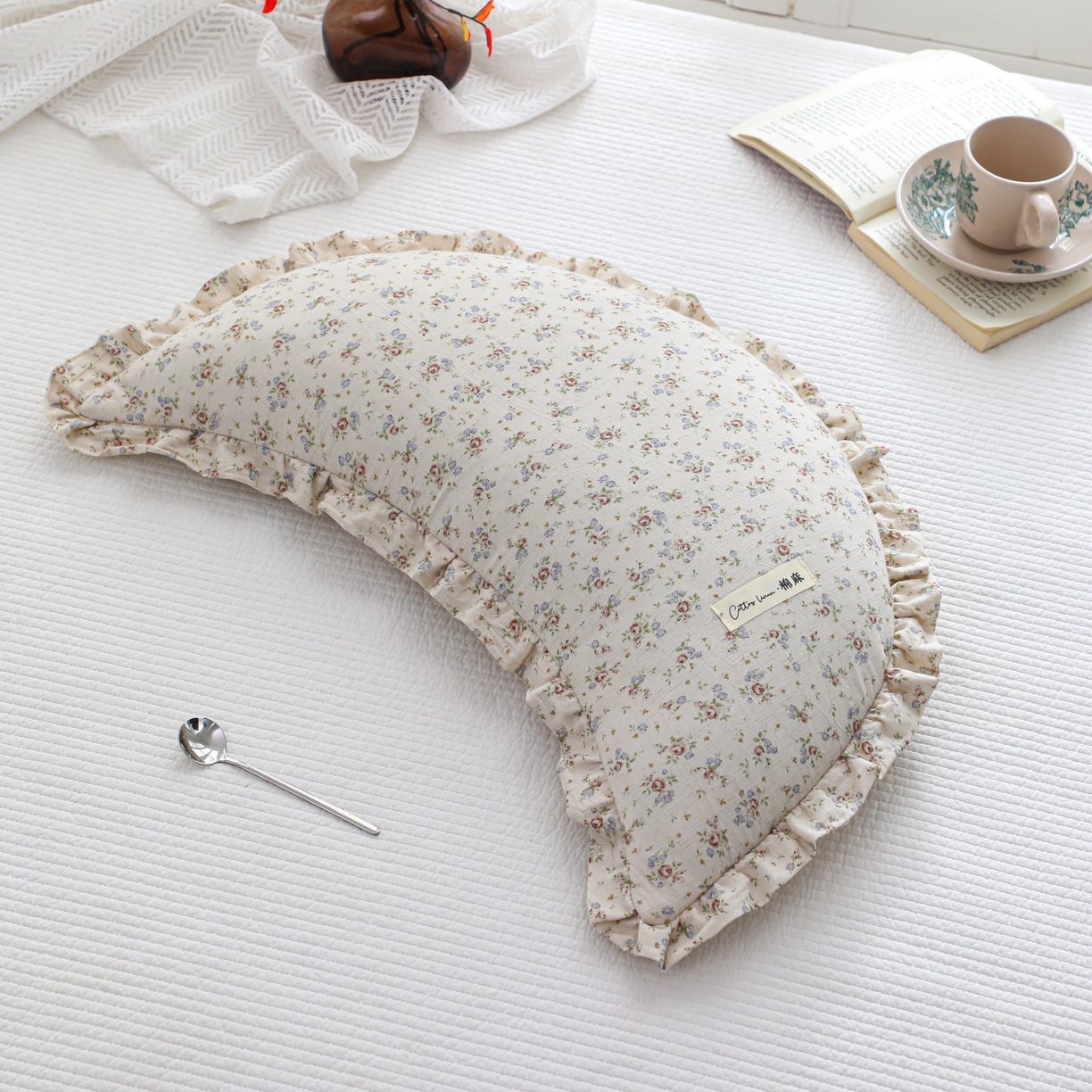 91家纺网 家纺一手货源 找家纺 （总）芯洲 2026春夏新款月亮造型可爱抱枕荞麦枕枕头枕芯