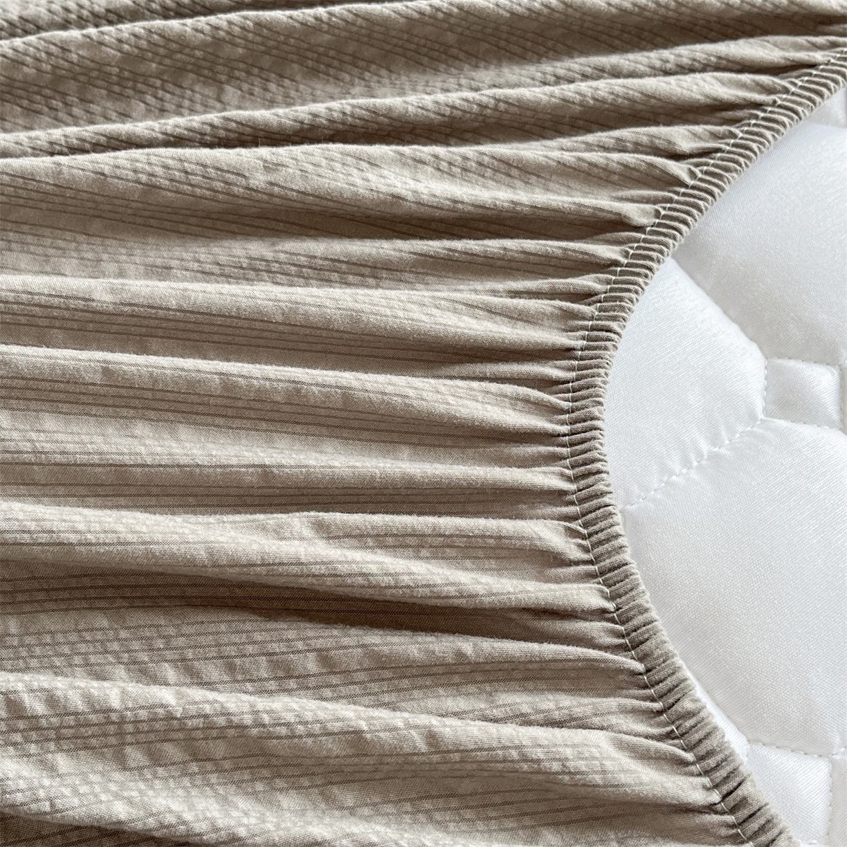 91家纺网 家纺一手货源 找家纺 优眠坊 2026新款亲肤泡芙纱夹棉单床笠床笠单件单品床笠三件套 柔花诗意-夹棉款