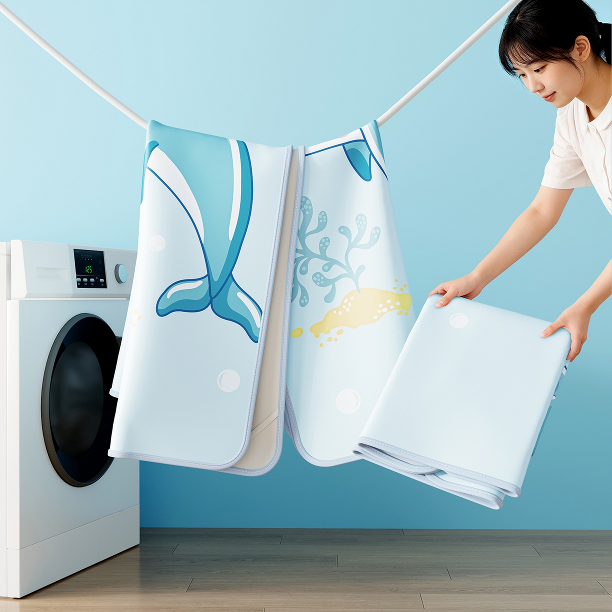 91家纺网 家纺一手货源 找家纺 奇丝雅 2026新款A类数码印花大版1100D水光冰丝凉席凉席婴儿儿童新生【三明治网底】 海豚奇遇【三明治网底】