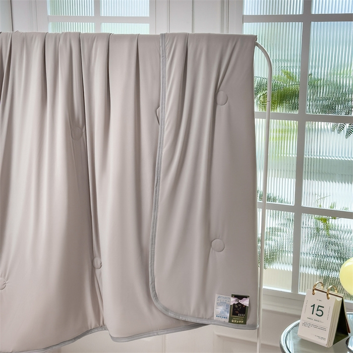 91家纺网 家纺一手货源 找家纺 乐家欣 2026新款凉感冰丝床席床笠四件套 凉感夏被-浅灰