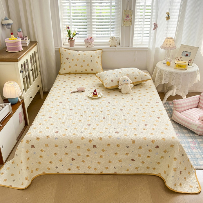 91家纺网 家纺一手货源 找家纺 绵庭家纺 2026新款全棉印花夹棉床盖三件套 跳跳蜜罐-米