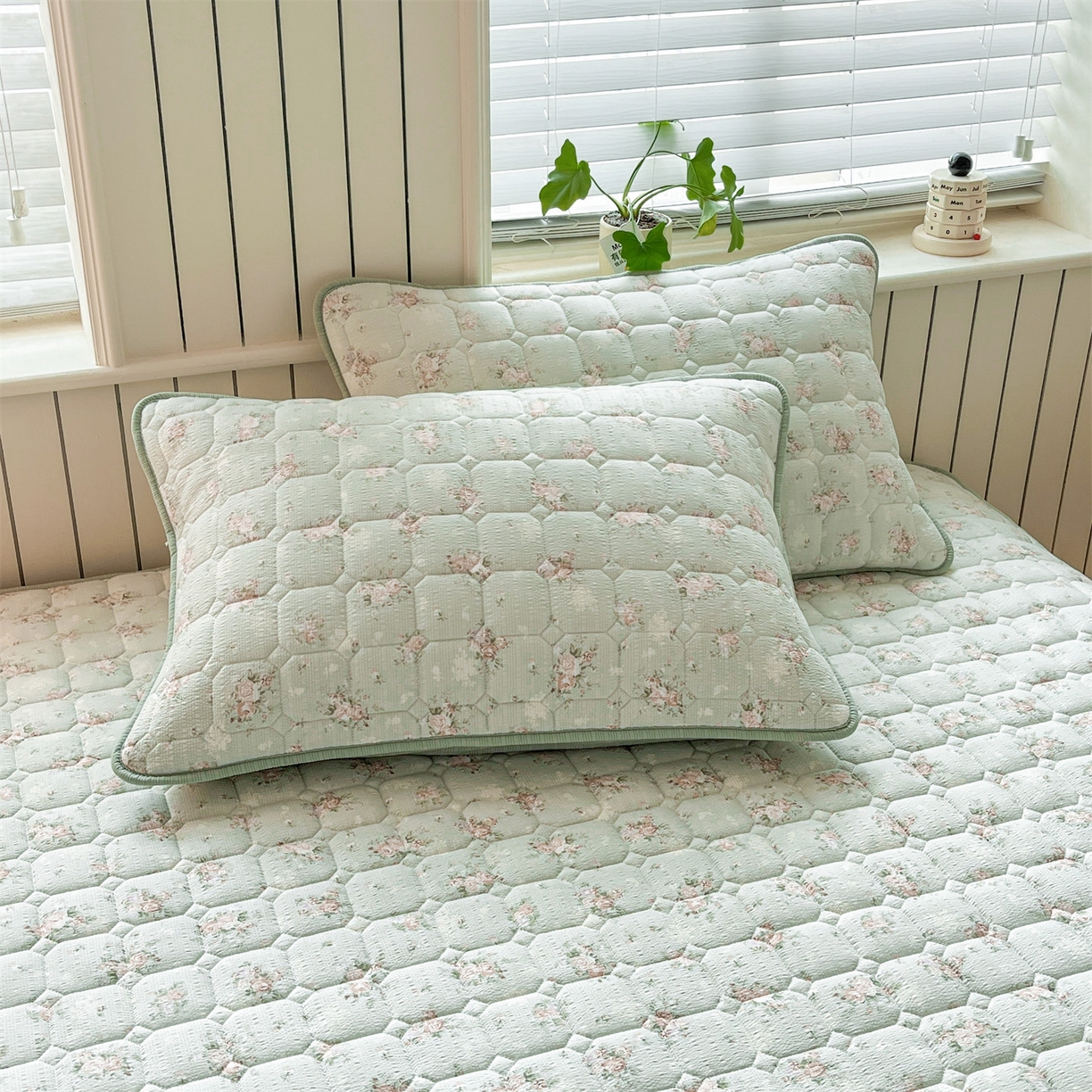 91家纺网 家纺一手货源 找家纺 优眠坊 2026新款亲肤泡芙纱夹棉单床笠床笠单件单品床笠三件套 柔情蜜意-夹棉款