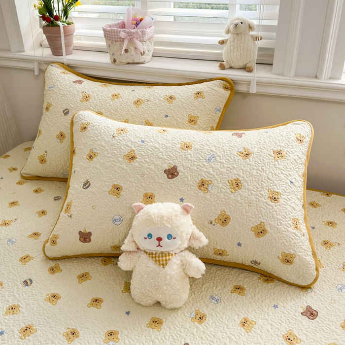 91家纺网 家纺一手货源 找家纺 绵庭家纺 2026新款全棉印花夹棉床盖三件套 跳跳蜜罐-米