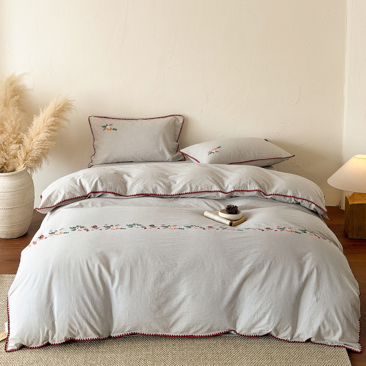 91家纺网 家纺一手货源 找家纺 淑女公社家纺 2026春夏新款贝壳边刺绣绣花棉麻四件套-柔朴乡野 柔朴乡野  麻灰