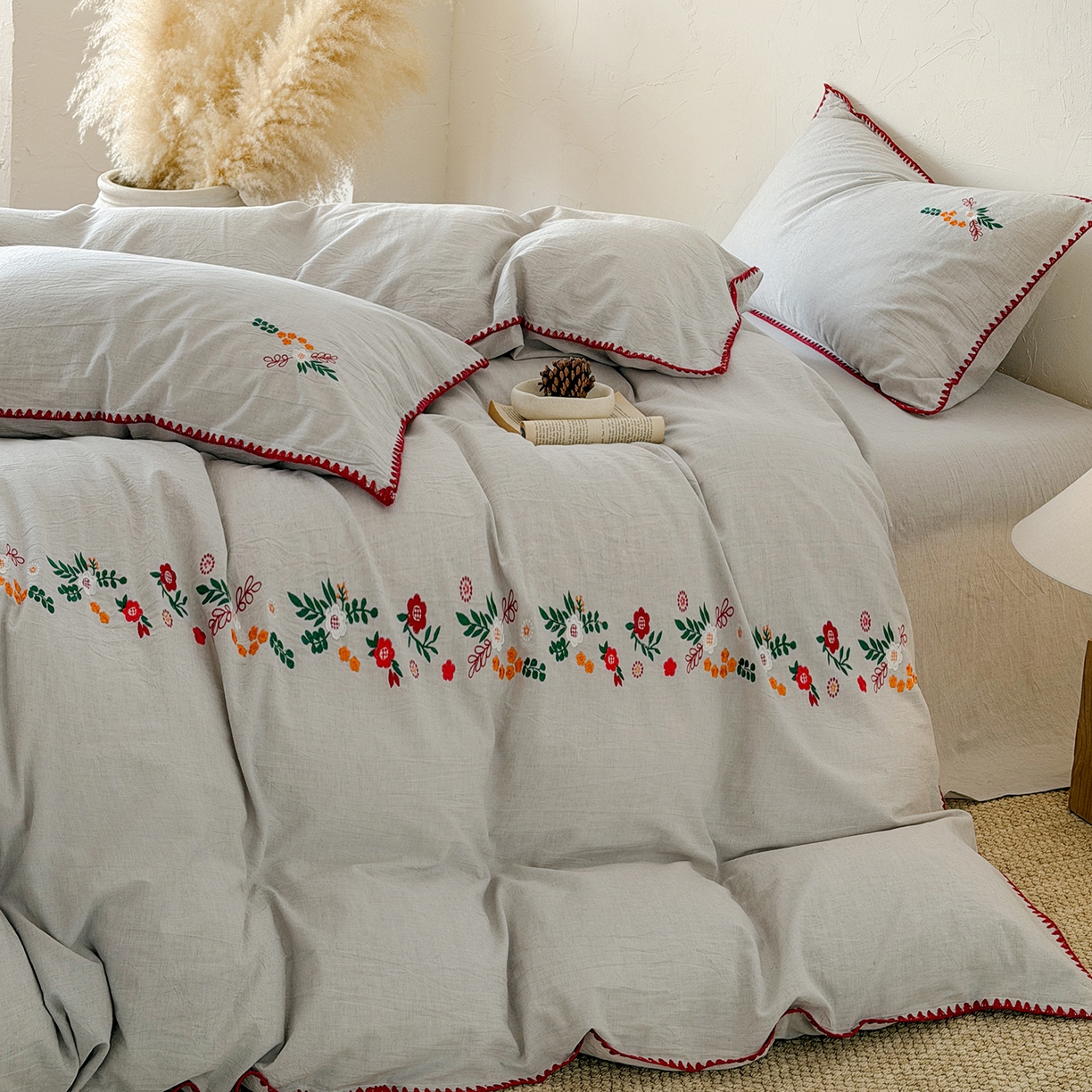 91家纺网 家纺一手货源 找家纺 淑女公社家纺 2026春夏新款贝壳边刺绣绣花棉麻四件套-柔朴乡野 柔朴乡野  麻灰