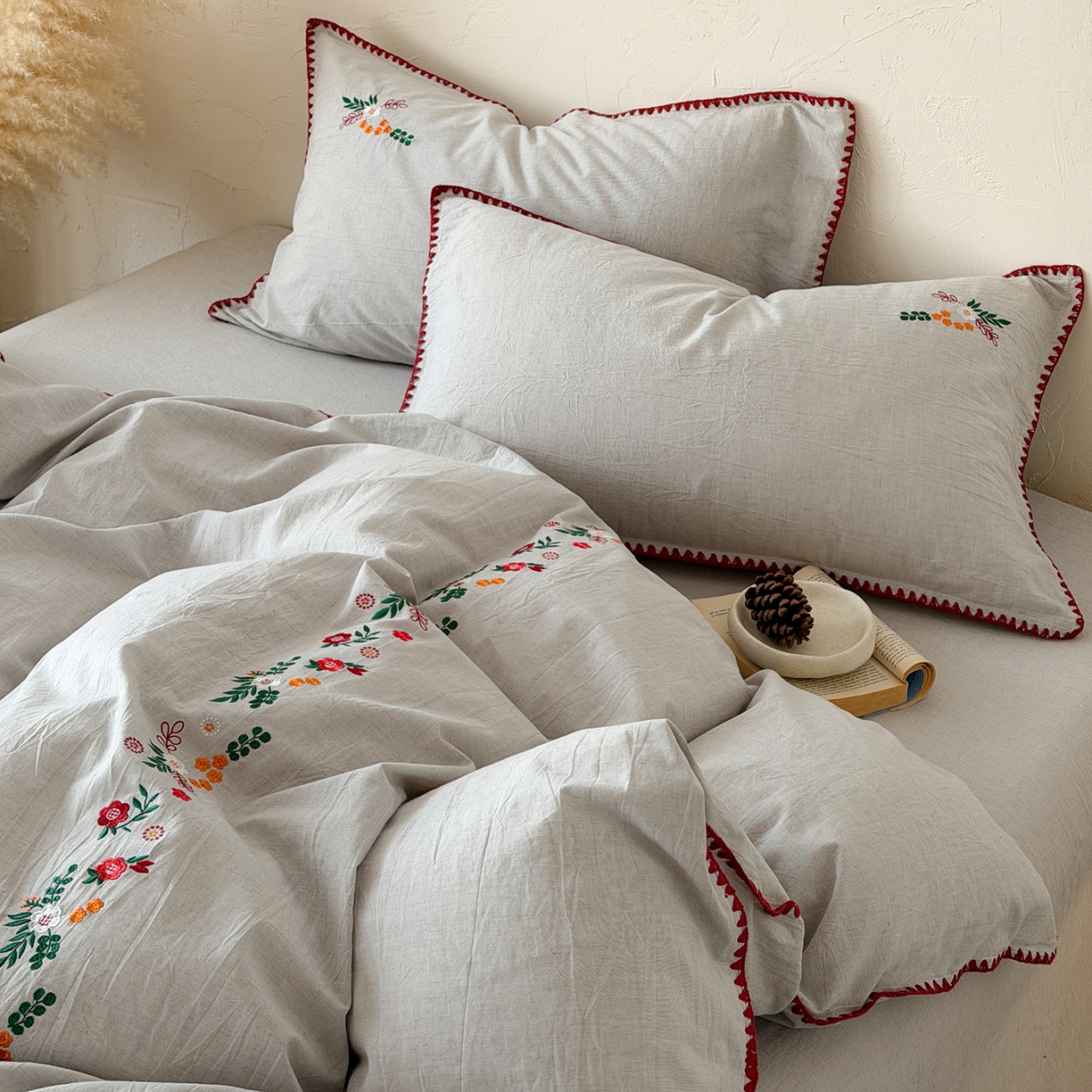 91家纺网 家纺一手货源 找家纺 淑女公社家纺 2026春夏新款贝壳边刺绣绣花棉麻四件套-柔朴乡野 柔朴乡野  麻灰