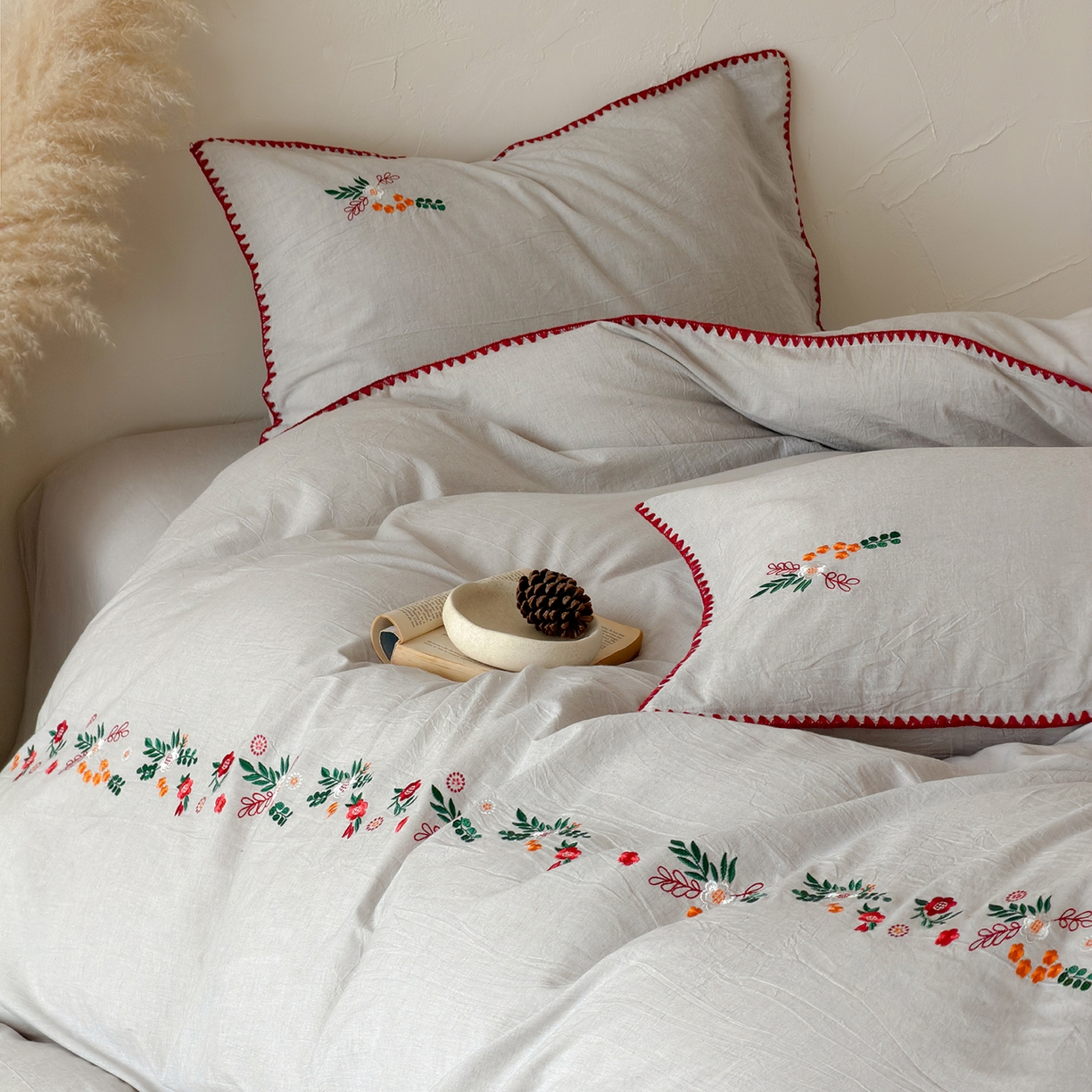 91家纺网 家纺一手货源 找家纺 淑女公社家纺 2026春夏新款贝壳边刺绣绣花棉麻四件套-柔朴乡野 柔朴乡野  麻灰