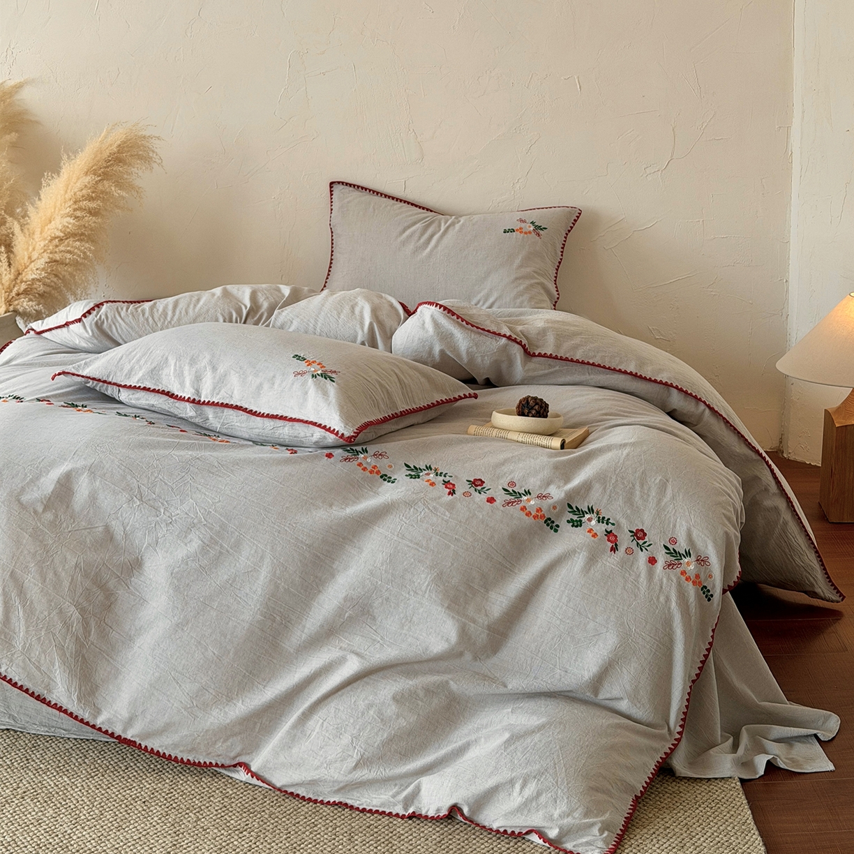 91家纺网 家纺一手货源 找家纺 淑女公社家纺 2026春夏新款贝壳边刺绣绣花棉麻四件套-柔朴乡野 柔朴乡野  麻灰