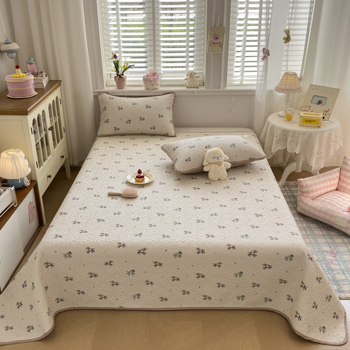 91家纺网 家纺一手货源 找家纺 绵庭家纺 2026新款全棉印花夹棉床盖三件套 小马浅浅