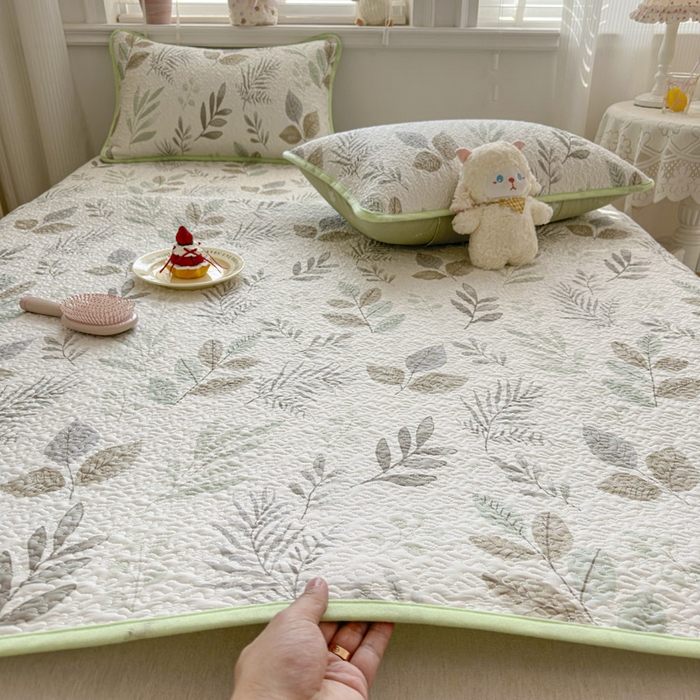 91家纺网 家纺一手货源 找家纺 绵庭家纺 2026新款全棉印花夹棉床盖三件套 叶语轻喃-绿