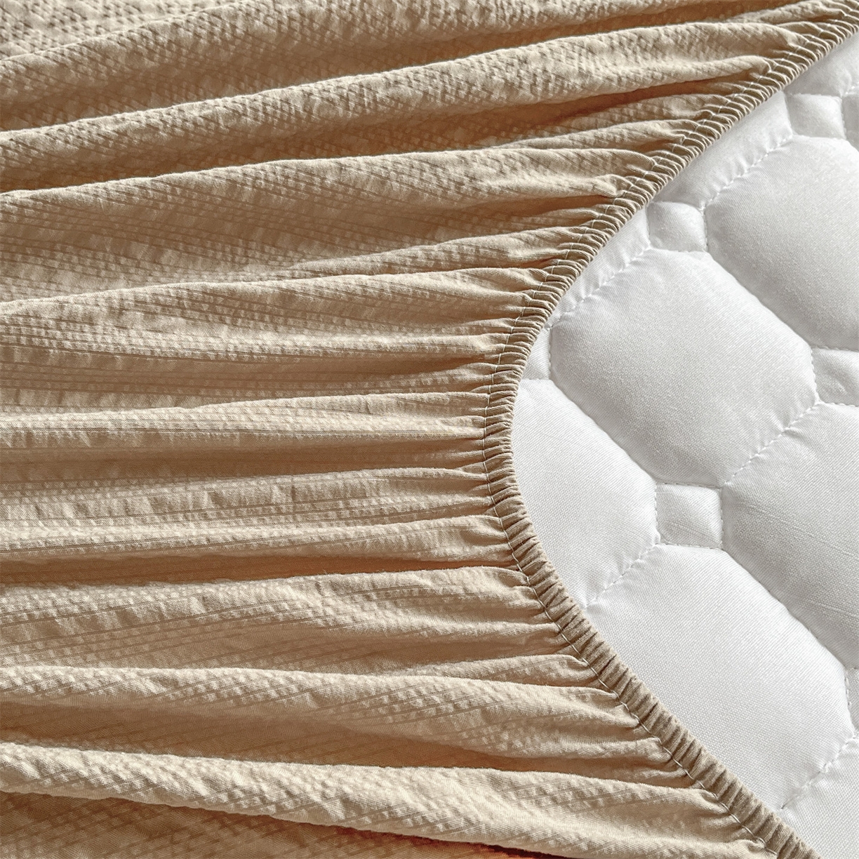 91家纺网 家纺一手货源 找家纺 优眠坊 2026新款亲肤泡芙纱夹棉单床笠床笠单件单品床笠三件套 圣诞小狗-夹棉款