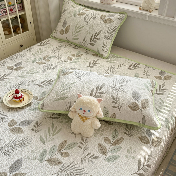 91家纺网 家纺一手货源 找家纺 绵庭家纺 2026新款全棉印花夹棉床盖三件套 叶语轻喃-绿