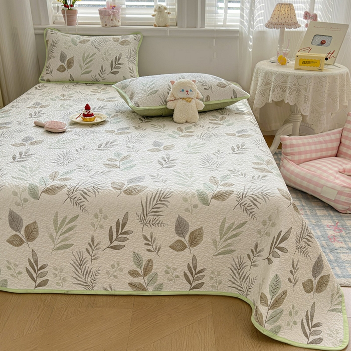 91家纺网 家纺一手货源 找家纺 绵庭家纺 2026新款全棉印花夹棉床盖三件套 叶语轻喃-绿