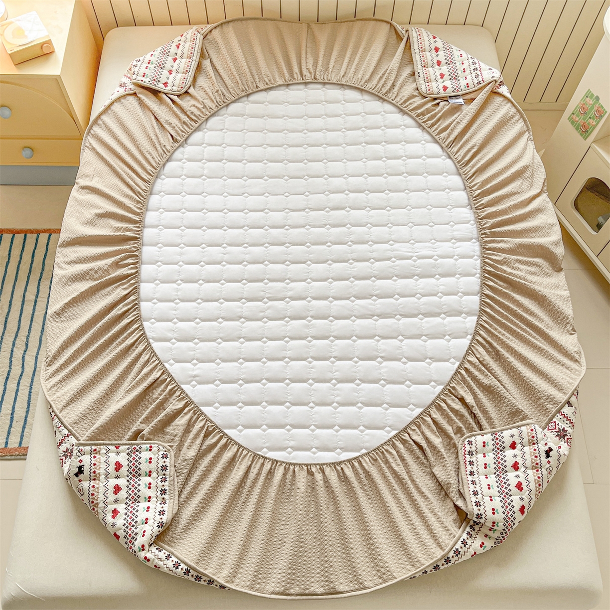 91家纺网 家纺一手货源 找家纺 优眠坊 2026新款亲肤泡芙纱夹棉单床笠床笠单件单品床笠三件套 圣诞小狗-夹棉款