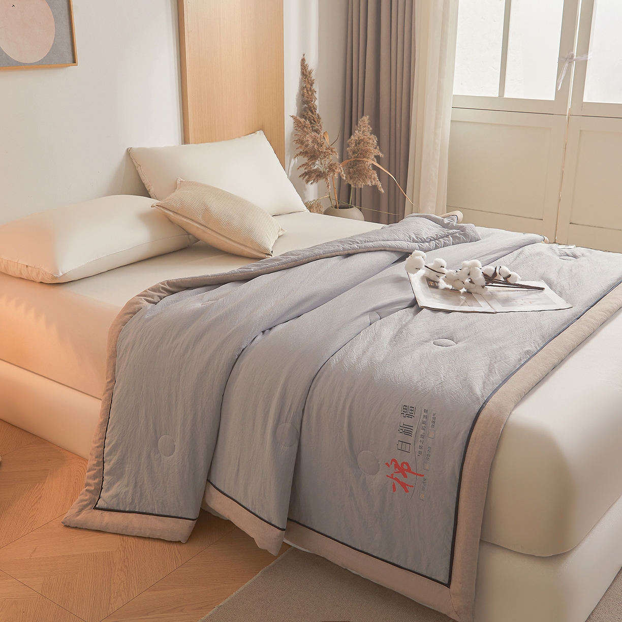 91家纺网 家纺一手货源 找家纺 创优家纺 2026新款新疆棉花夏被无印风纯色100%新疆棉夏凉被空调被棉花夏被棉花被子百分百新疆棉可水洗/可机洗棉花被（专版烫画 盗版必究） 棉朵-浅灰