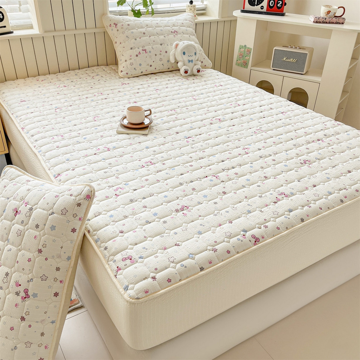 91家纺网 家纺一手货源 找家纺 优眠坊 2026新款亲肤泡芙纱夹棉单床笠床笠单件单品床笠三件套 甜心宝贝-夹棉款