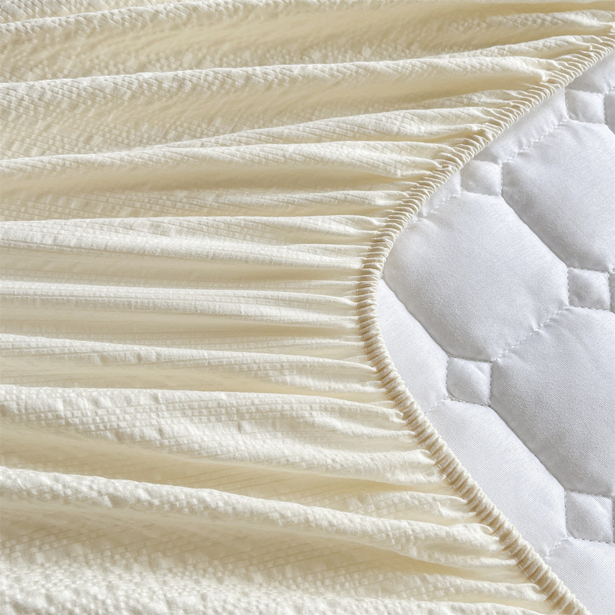 91家纺网 家纺一手货源 找家纺 优眠坊 2026新款亲肤泡芙纱夹棉单床笠床笠单件单品床笠三件套 甜心宝贝-夹棉款