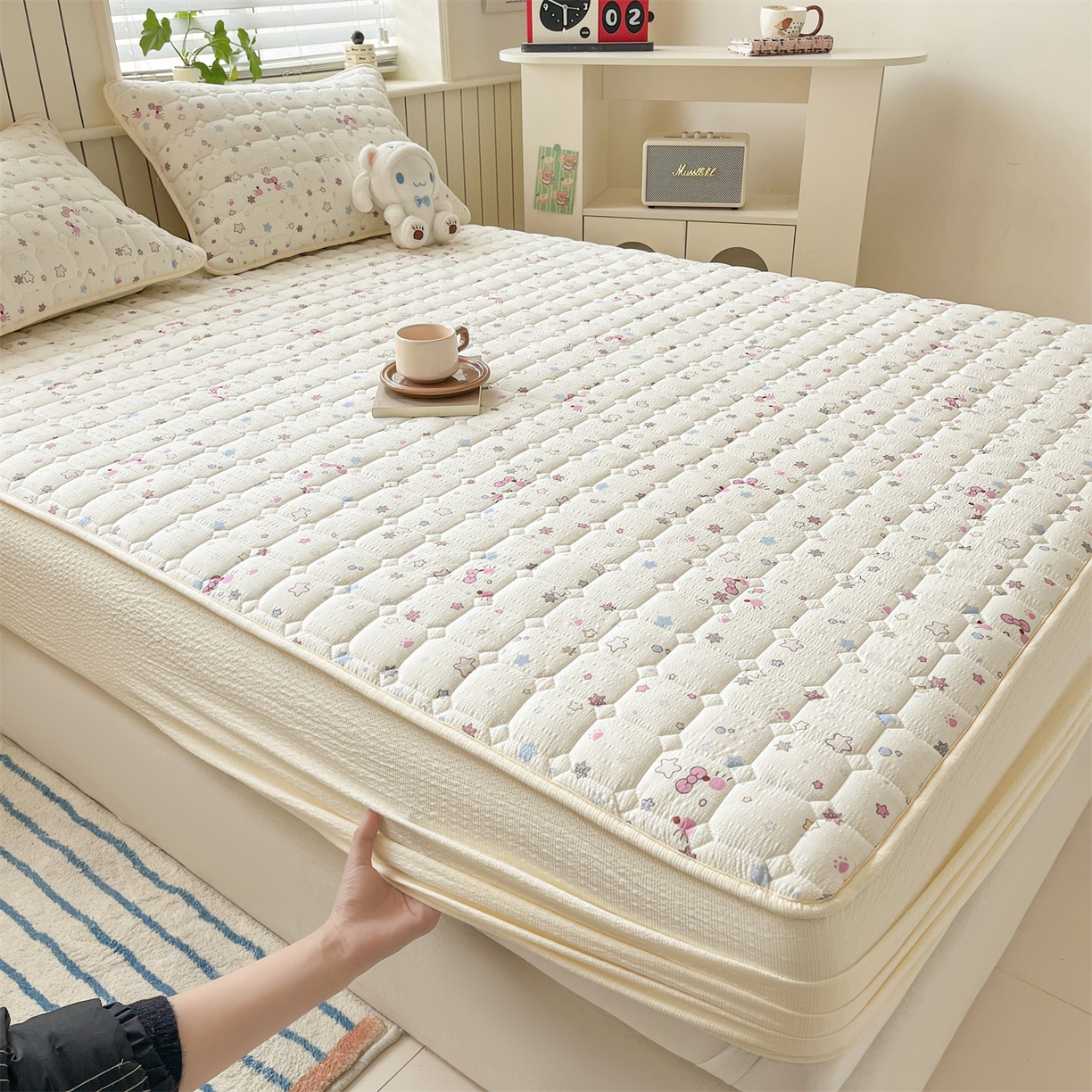 91家纺网 家纺一手货源 找家纺 优眠坊 2026新款亲肤泡芙纱夹棉单床笠床笠单件单品床笠三件套 甜心宝贝-夹棉款