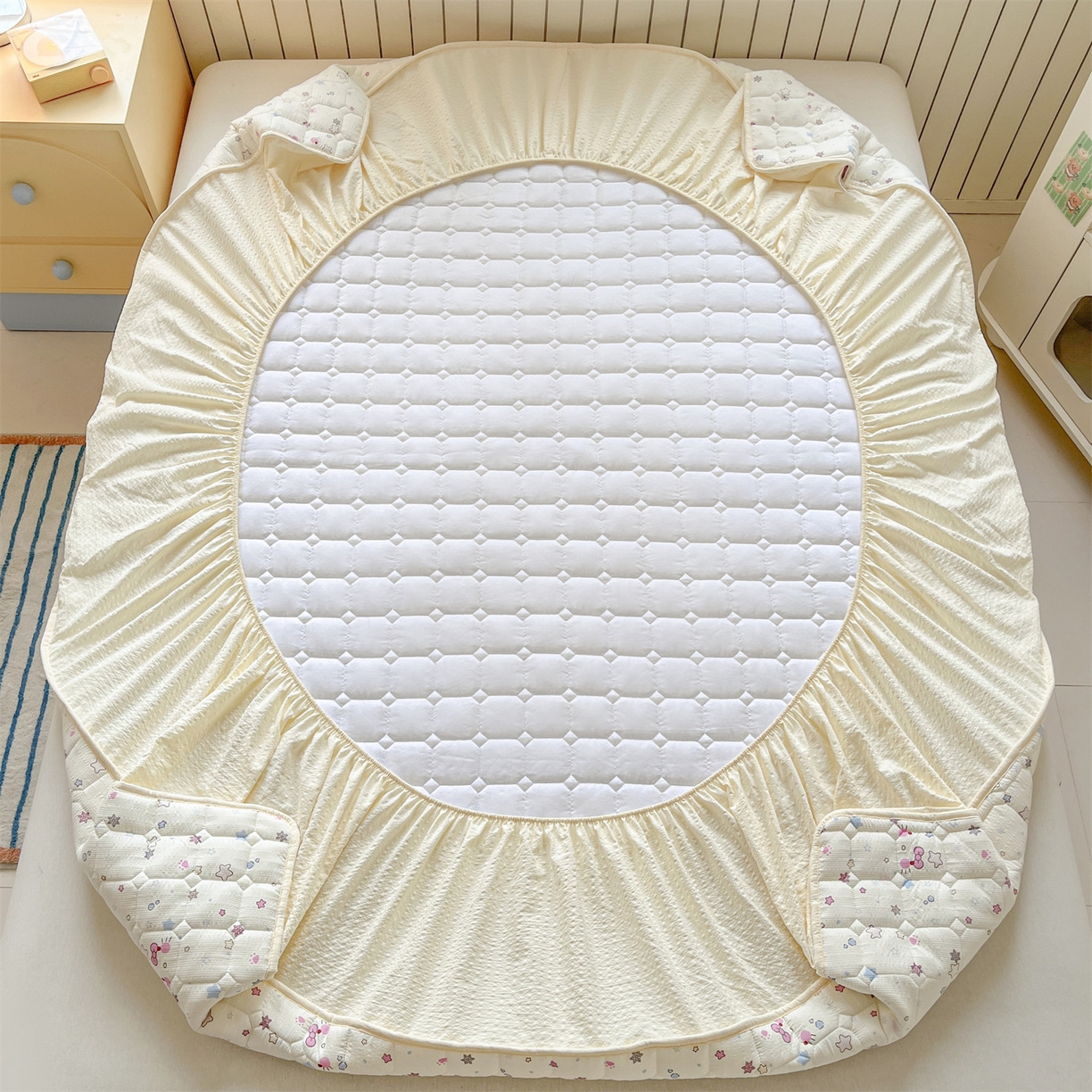 91家纺网 家纺一手货源 找家纺 优眠坊 2026新款亲肤泡芙纱夹棉单床笠床笠单件单品床笠三件套 甜心宝贝-夹棉款