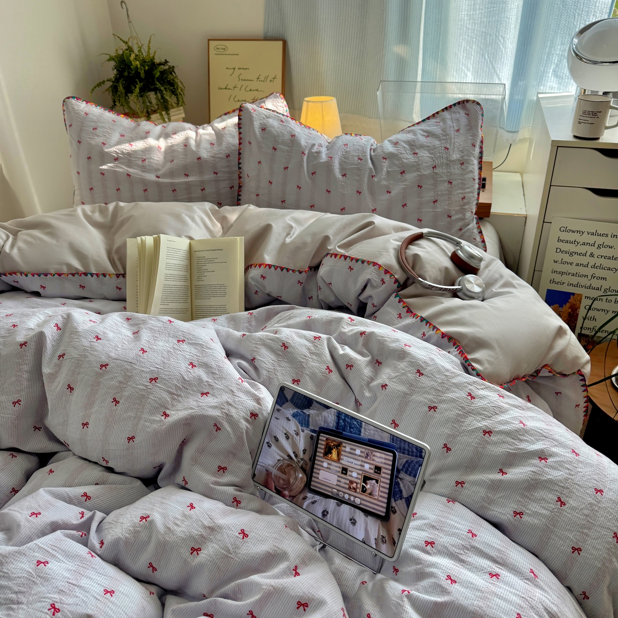 91家纺网 家纺一手货源 找家纺 田野 2026新款全棉水洗提花贝壳边四件套 蓝条小桃结