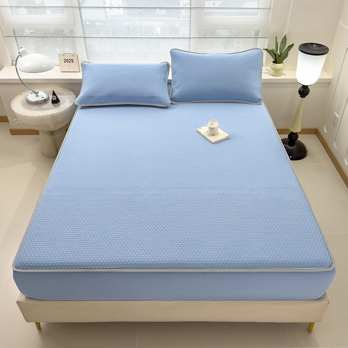 91家纺网 家纺一手货源 找家纺 乐家欣 2026新款凉感冰丝夏被床笠四件套 床笠冰丝-宾利蓝