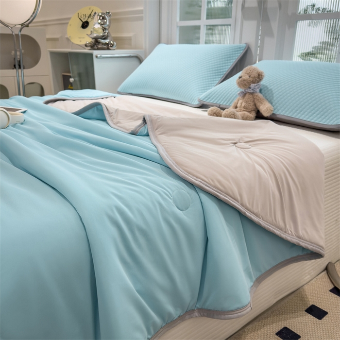 91家纺网 家纺一手货源 找家纺 乐家欣 2026新款凉感冰丝夏被床笠四件套 凉感夏被-清水蓝