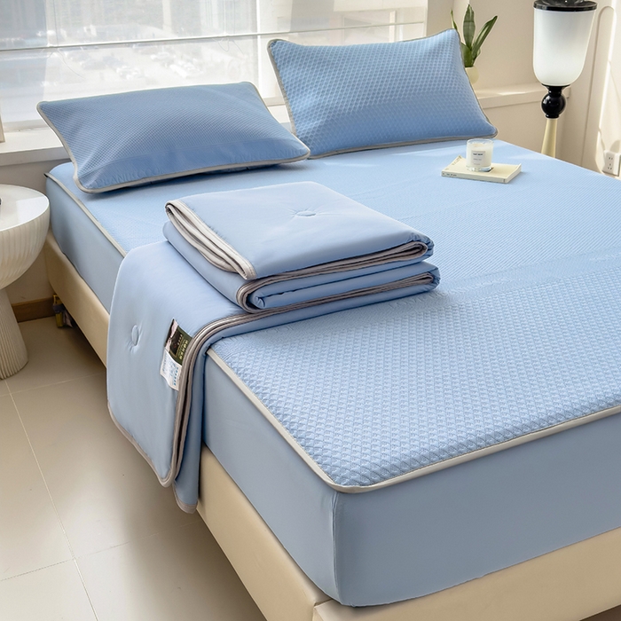 91家纺网 家纺一手货源 找家纺 乐家欣 2026新款凉感冰丝夏被床笠四件套 床笠冰丝-宾利蓝